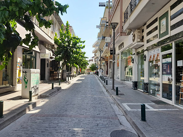 Κλειστά πολλά καταστήματα της Κοζάνης την πρώτη Κυριακή των εκπτώσεων