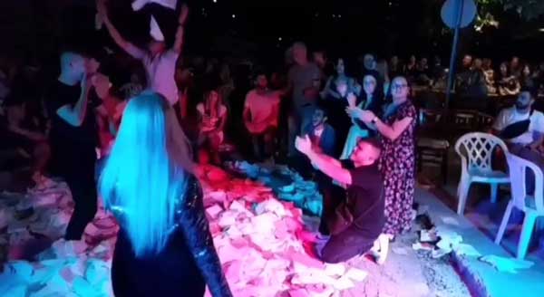 Ξεσήκωσαν το Λιβαδερό χτες οι Notes Live band