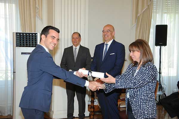 Ένας διπλωμάτης από την Κοζάνη, ο Μιχάλης Χαϊντούτης στην τελετή ορκωμοσίας