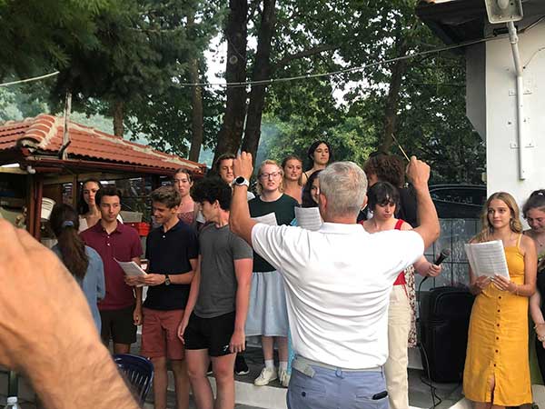 Γιορτή αποχαιρετισμού για τα παιδιά από τις ΗΠΑ που φιλοξενήθηκαν στο Βελβεντό