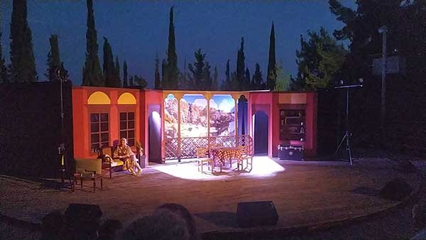 Το έργο “Συννυφάδες” παρουσιάζεται στο υπαίθριο θέατρο Κοζάνης