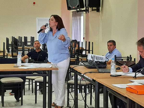 Καλλιόπη Βέττα: Η Ακρινή θα είναι περικυκλωμένη με φωτοβολταϊκά