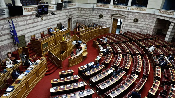 Βουλή: Κατατέθηκε η σύμβαση για περιβαλλοντική αποκατάσταση σε Δυτική Μακεδονία και Μεγαλόπολη