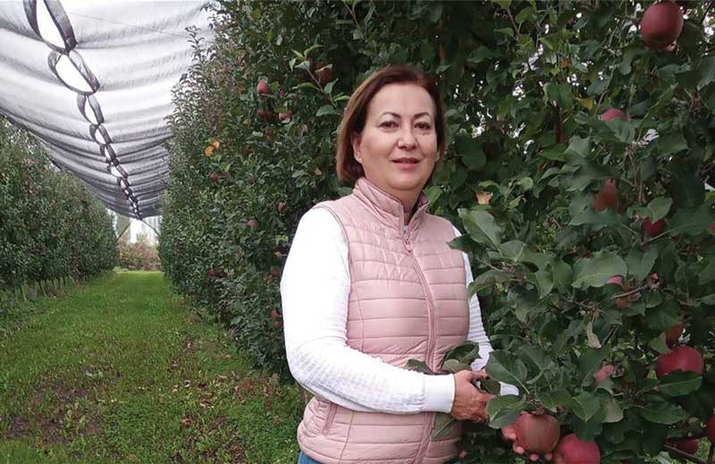 Μια Καστοριανή ανοίγει νέο κεφάλαιο στα μέρη του μήλου