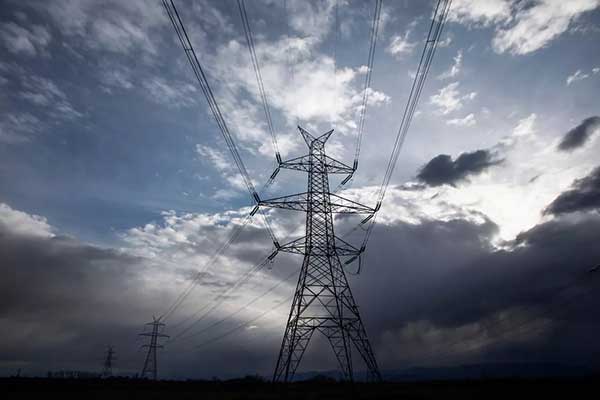 «Ηλεκτροπληξία» με 616,38 ευρώ η μεγαβατώρα αύριο στην Ελλάδα – Ο λιγνίτης με 22,72%, οι ΑΠΕ με 15,43%