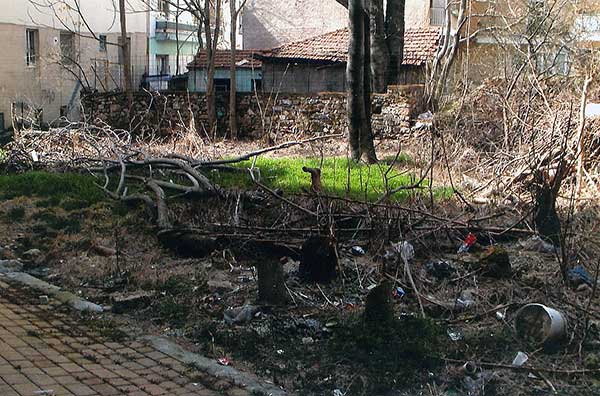 Επί 25 χρόνια η οδός «Βασιλείου Ματιάκη, πρ. Δημάρχου» παραμένει κλειστή!-Γράφει ο Γιάννης Κορκάς