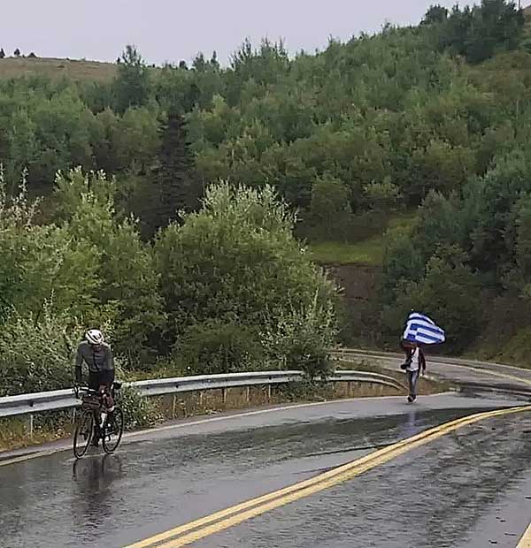 Έφτασαν στον νομό Καστοριάς οι ποδηλάτες από το Λονδίνο