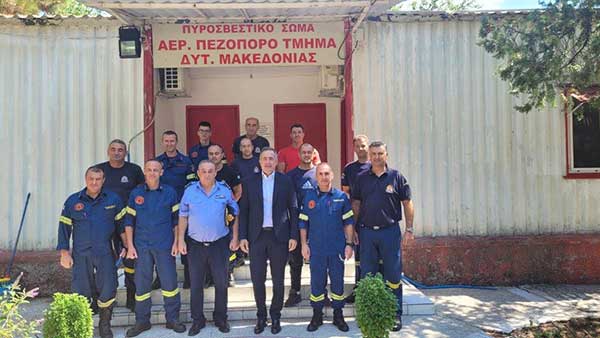 Ο Στάθης Κωνσταντινίδης μετά την επίσκεψή του στις εγκαταστάσεις του Πεζοπόρου Τμήματος της ΠΕ.ΠΥ.Δ. Δυτ. Μακεδονίας: “Ευχαριστούμε θερμά τους πυροσβέστες μας για την τεράστια προσπάθεια”
