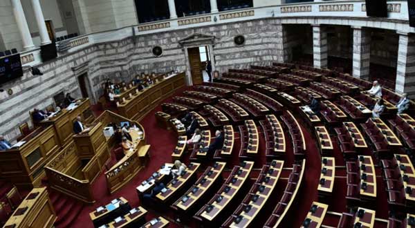 Ανοίγει νωρίτερα η Βουλή μετά τις παρακολουθήσεις -Η απάντηση της Κυβέρνησης στο αίτημα Τσίπρα