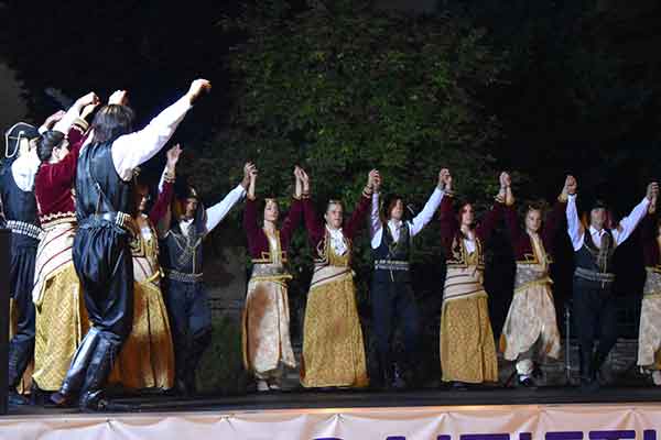 Παρουσίαση παραδοσιακών χορών στο “Πολιτιστικό Καλοκαίρι” του Δήμου Φλώρινας