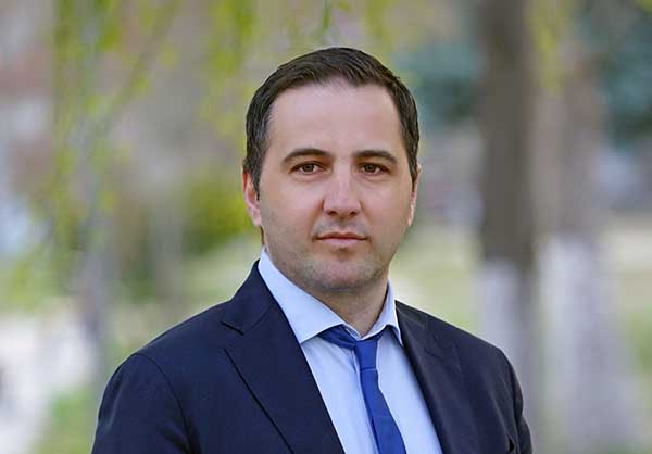 Θετικός ο Σάκης Φωλίνας