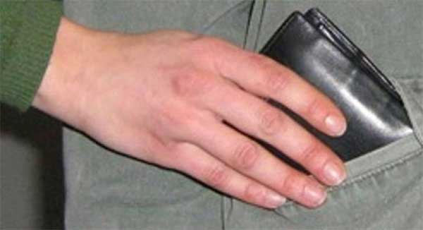 Περιστατικό με αφαίρεση πορτοφολιού στο Μαυροδένδρι