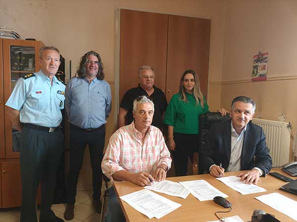 Υπογραφή σύμβασης εκτέλεσης του έργου «Εργασίες μετατροπής του κτιρίου του πρώην Ειρηνοδικείου Σερβίων σε κτίριο του Αστυνομικού τμήματος Σερβίων»