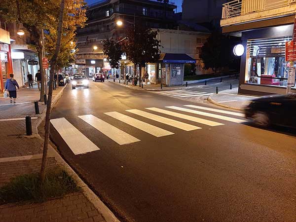 Διαβάσεις πεζών στην Παύλου Μελά