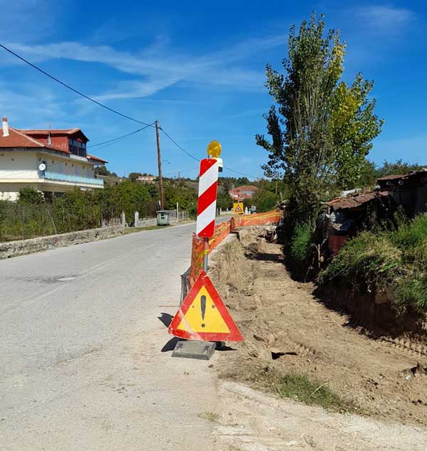 Ξεκίνησε το αντιπλημμυρικό έργο κατασκευής πλακοσκεπούς οχετού στην είσοδο του Μικροβάλτου