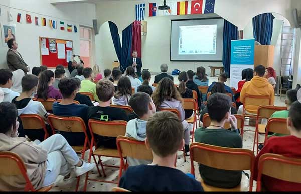 Στο Γυμνάσιο Αιανής έγινε η έναρξη του έργου περιβαλλοντικής ευαισθητοποίησης σε θέματα πολιτικής προστασίας και οικολογικής συνείδησης