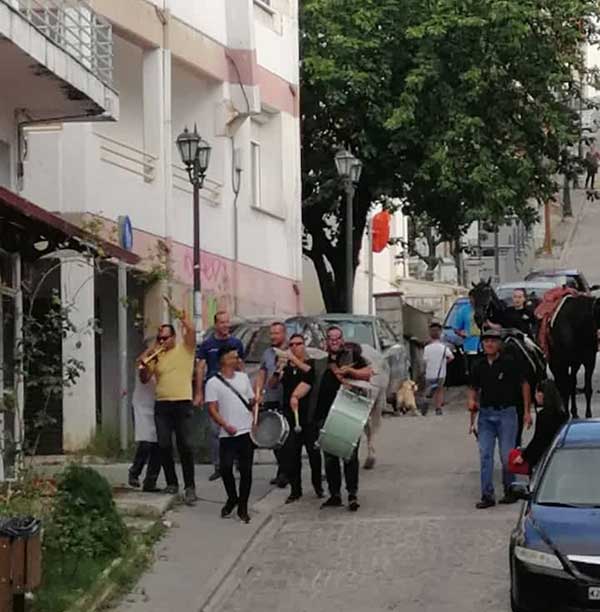 Καβαλάρηδες με χάλκινα στους δρόμους της Κοζάνης για την Παναγιά του Ζιδανίου