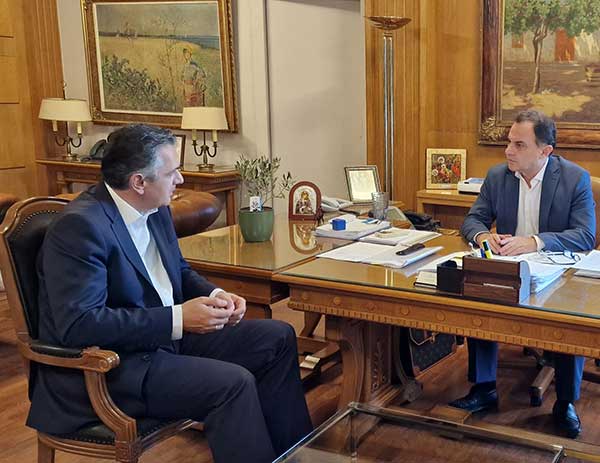 Συνάντηση του Περιφερειάρχη Γ. Κασαπίδη με τον Υπουργό Αγροτικής Ανάπτυξης Γ. Γεωργαντά για το πρόβλημα διάθεσης των μήλων της Δυτικής Μακεδονίας