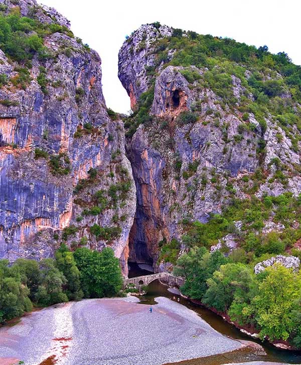 The Mountain Walker: Το νέο project του Γιώργου Ζαρζώνη κάνει πρεμιέρα στο Φαράγγι της Πορτίτσας