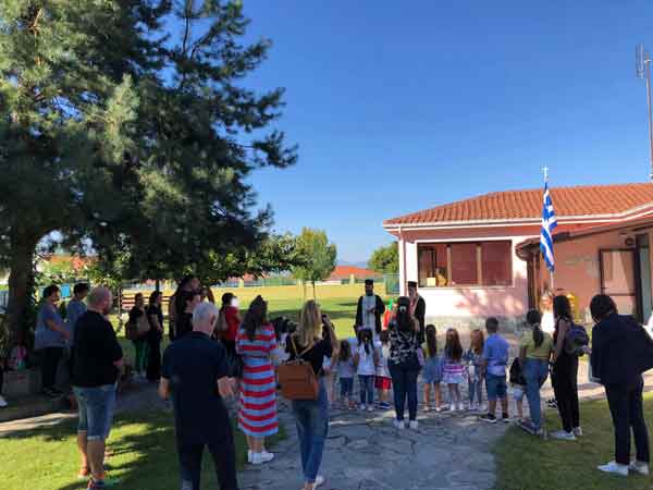 Ευχές για “Καλή σχολική χρονιά! 2022-23” στα Σχολεία Βελβεντού, Πλατανορεύματος και περιοχής Βαθυλάκκου, από την Α.Π.Β.