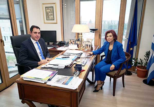 Η Παρασκευή Βρυζίδου για την προώθηση της παραγωγής των μηλοπαραγωγών του τόπου μας στον Υπουργό Αγροτικής Ανάπτυξης και Τροφίμων και στο Υπουργείο Εξωτερικών