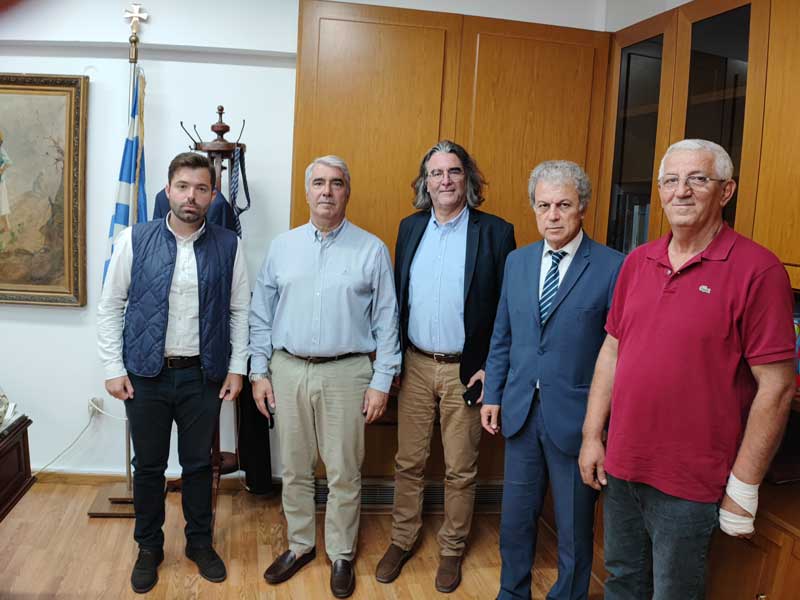Αποζημίωση των αλιέων καραβίδας και δημιουργία υποδομών για την αλιεία στη λίμνη Πολυφύτου