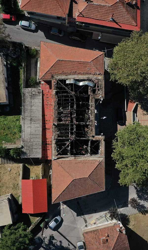 Η καταστροφή στο Δημαρχείο Σερβίων μετά την φωτιά