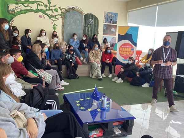 Εκπαιδευτική επίσκεψη του 5ου ΓΕΛ Βέροιας και μαθητών από Ισπανία και Βέλγιο στο ED Δυτικής Μακεδονίας, συμμετέχοντας σε Erasmus+ πρόγραμμα