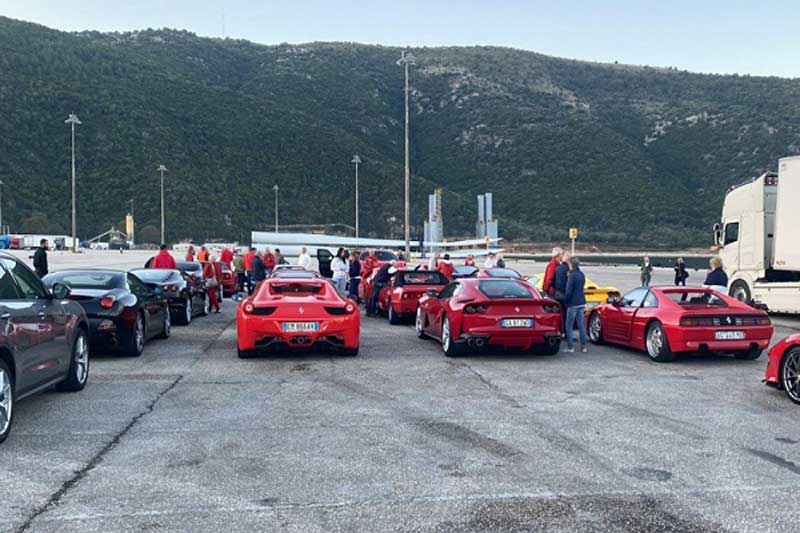 Δεκάδες Ferrari στην Εγνατία Οδό