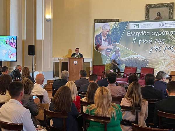 Ελληνίδα αγρότισσα: Η ψυχή της γης μας