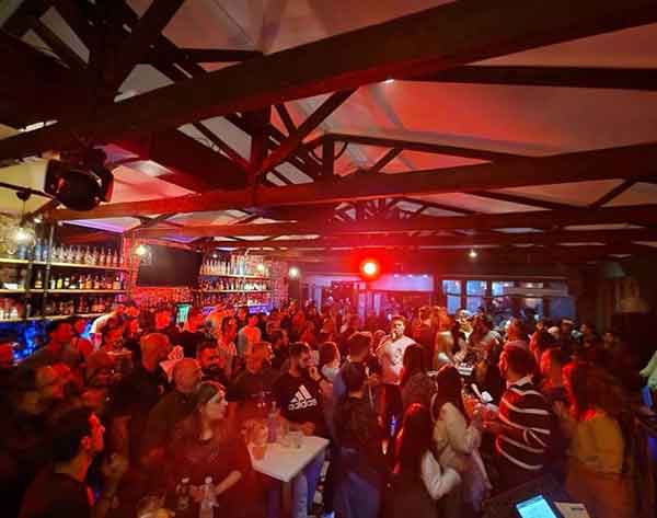 Οι Konttra band και οι Vespa Club ξεσήκωσαν το Βελβεντό στο Cafe bar Μορφή (βίντεο)