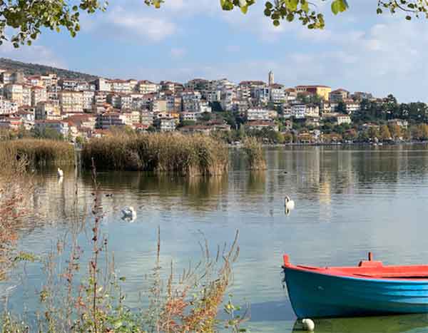 Καστοριά: Το διαμάντι της Μακεδονίας! Ο καλύτερος προορισμός για τα φθινοπωρινά ταξίδια