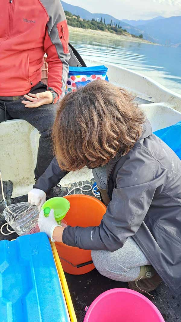 Συνεχίζονται οι δειγματοληψίες στη λίμνη Πολυφύτου