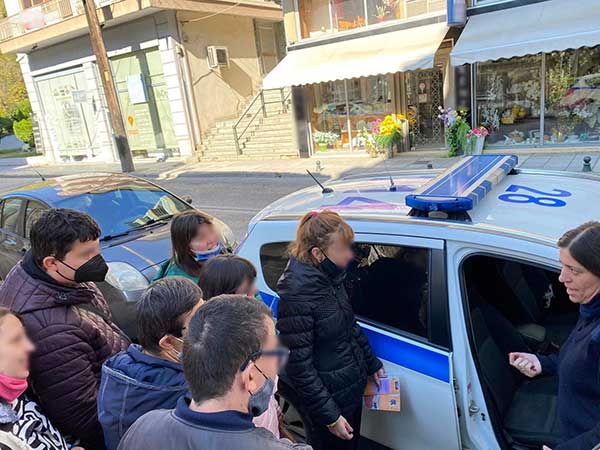 Τη Διεύθυνση Αστυνομίας Καστοριάς επισκέφθηκαν παιδιά του Κέντρου Δημιουργικής Απασχόλησης Ατόμων με Αναπηρία