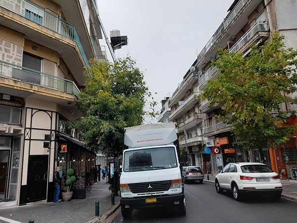 Κυκλοφορία μετ’ εμποδίων στην Παύλου Μελά λόγω μετακόμισης