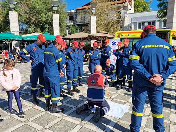 Σεμινάριο Καρδιοαναπνευστικής Αναζωογόνησης (ΚΑΡΠΑ) και Χρήσης Απινιδωτή στην πλατεία της Πτολεμαΐδας