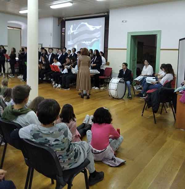 Διπλή Γιορτή για τη Σημαία και το ΟΧΙ του Σαράντα από το Μουσικό Σχολείο Σιάτιστας για τα Δημοτικά