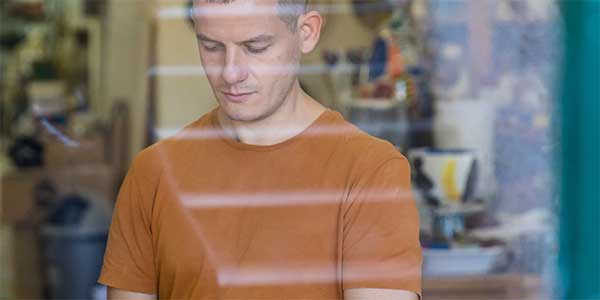 Aλέξανδρος Κωτούλας: Από τις γούνες της Καστοριάς και τα μπαούλα της Louis Vuitton στο Παρίσι, στο HAK Studios