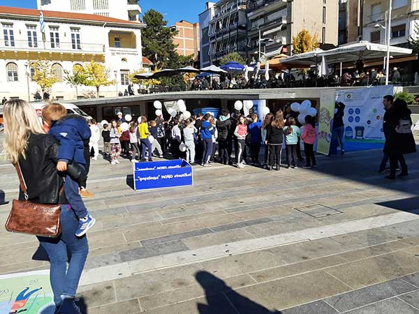 Κλήρωση τριών ηλεκτρονικών ποδηλάτων στην πλατεία της Κοζάνης-Πρόεδρος Ε.Ε.Α. Ανακύκλωσης: «Οφείλουμε να στηρίξουμε τους εναργούς πολίτες για να αυξηθεί η ανακύκλωση προς όφελος της πράσινης οικονομίας»