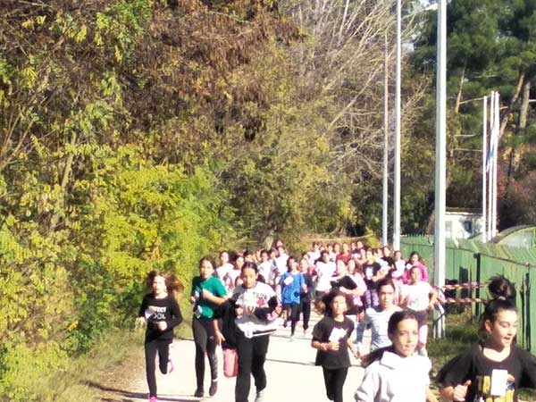 Μαθητικοί αγώνες ανώμαλου δρόμου στο Στρατιωτικό Γήπεδο Κοζάνης