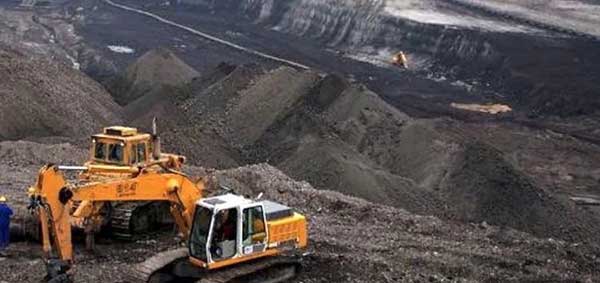 Όλα για τις εξαγωγές λιγνίτη στα Σκόπια με τις νταλίκες να ρίχνουν κάρβουνο και την κοινότητα Αχλάδας στο έλεος