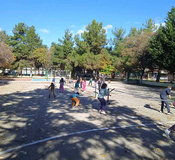 Όμιλος Αντισφαίρισης Πτολεμαΐδας: Παίζοντας τένις στο 8ο Δημοτικό Σχολείο