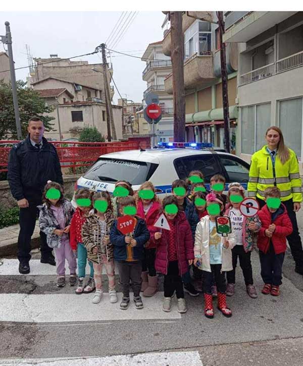 Προσωπικό του Τμήματος Τροχαίας Κοζάνης επισκέφθηκαν μαθητές Νηπιαγωγείου