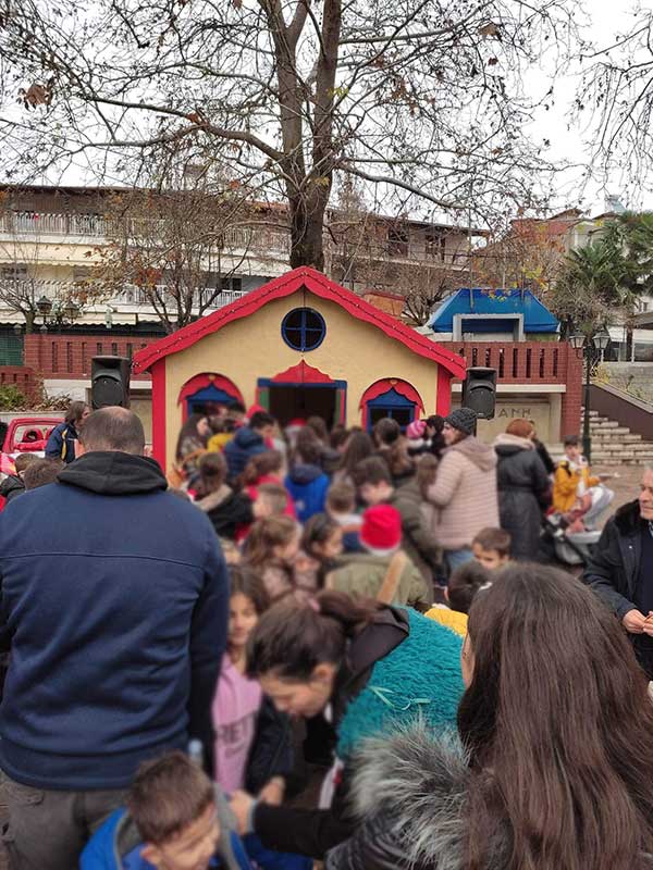 Πραγματοποιήθηκε στην Αιανή χριστουγεννιάτικη γιορτή για τα παιδιά