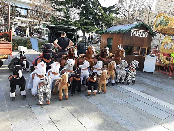 Ήρθαν και τα αλογάκια στην πλατεία της Κοζάνης