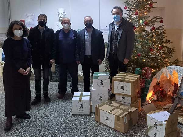 300 βιβλία δώρισε η δημοτική κίνηση “Κοζάνη Τόπος να Ζεις” στη βιβλιοθήκη της παιδιατρικής κλινικής του Μαμάτσειου