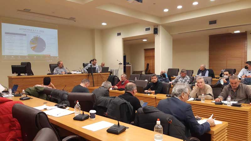 Σταθερά τα τέλη λαϊκών αγορών,αυξήσεις στα παρκόμετρα