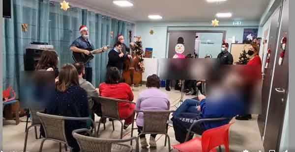 Το ΚΔΑΠ-ΜΕΑ Πρότυπο σας εύχεται Καλά Χριστούγεννα με τον δικό του μοναδικό τρόπο! 