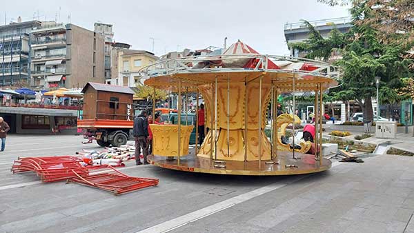 Σχεδόν έτοιμο το καρουζέλ στην κεντρική πλατεία Κοζάνης