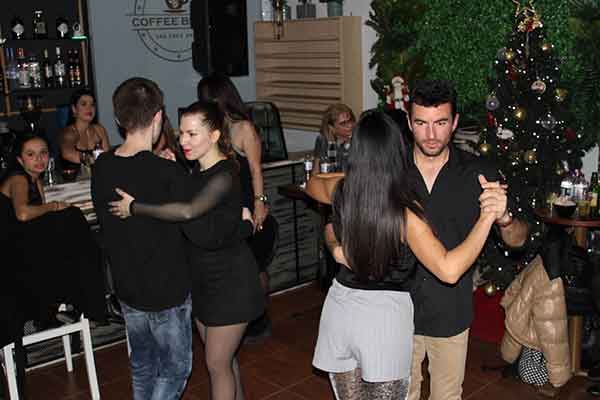 Christmas latin party από την σχολή χορού CosaLatina